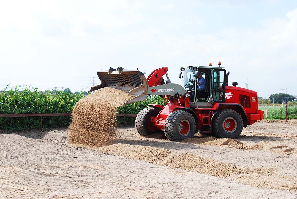 paardenbodem, buitenbak, buitenbodem. geopad, springbodem, manegebodem buiten, paardrijbodem, paardenbak, binnenbak, springen, dressuurbak, aanleggen buitenbak, kosten buitenbak